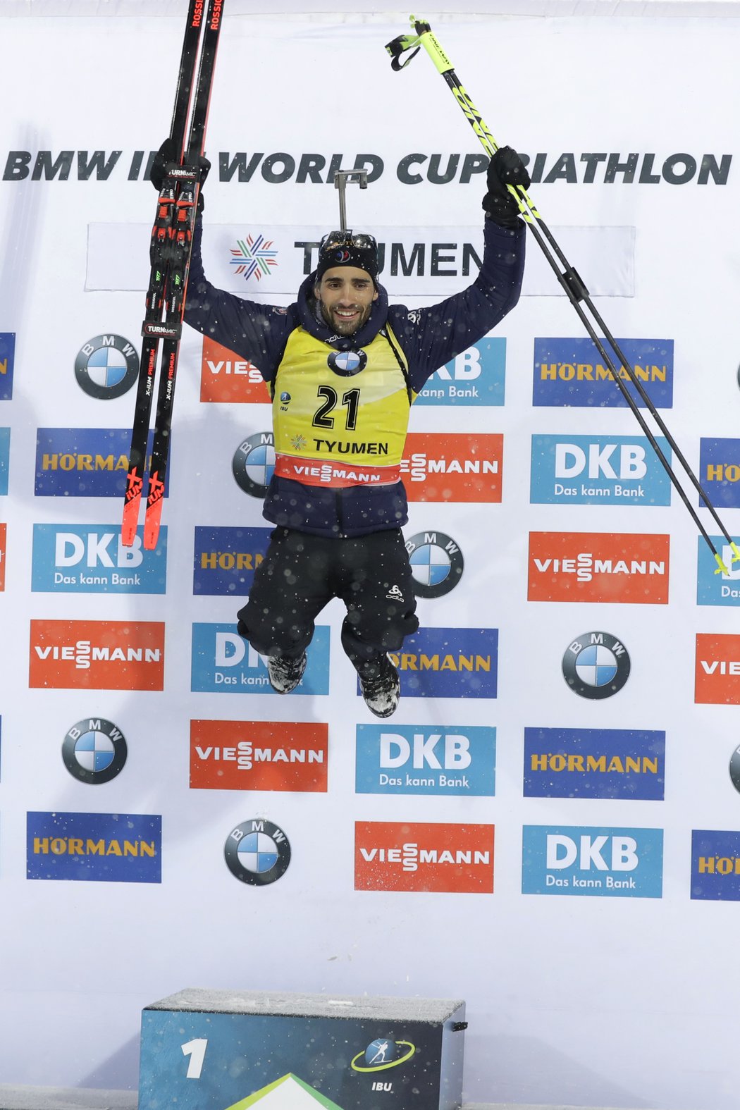 Martin Fourcade získal malý křišťálový glóbus za stíhačku poosmé v kariéře.