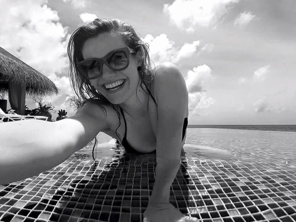 Rozesmátá Gabriela Koukalová a její selfíčko z líbánek