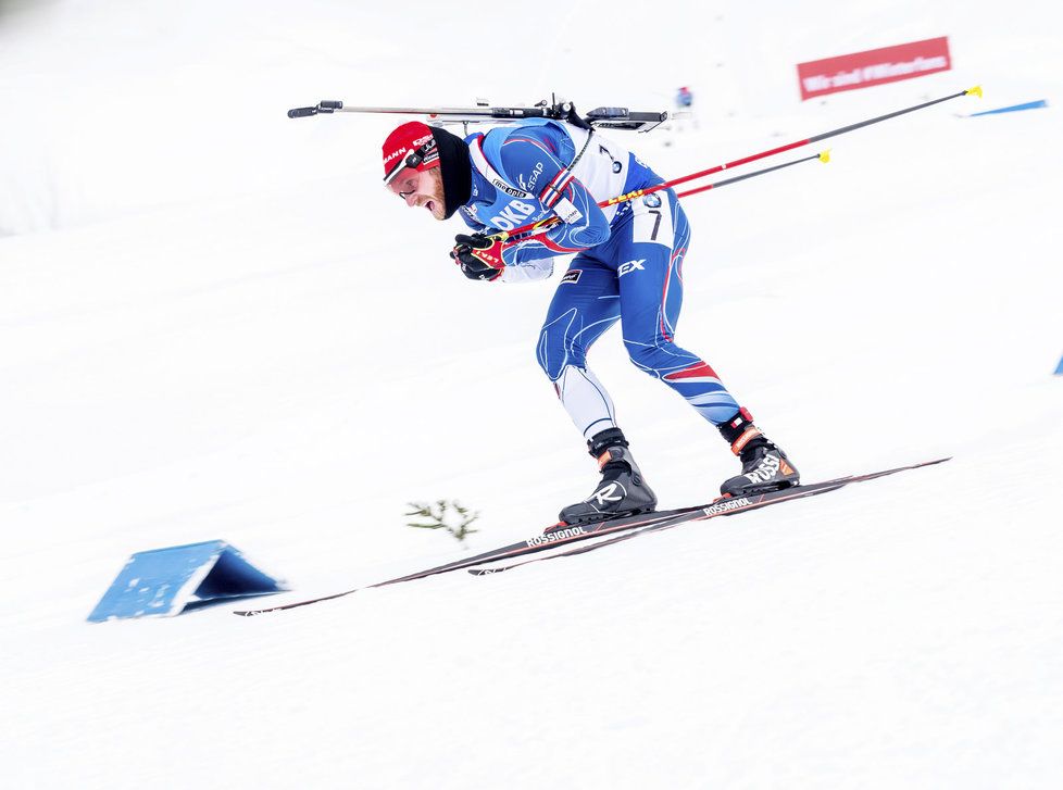 Michal Šlesingr na svém úseku štafety při SP v Hochfilzenu