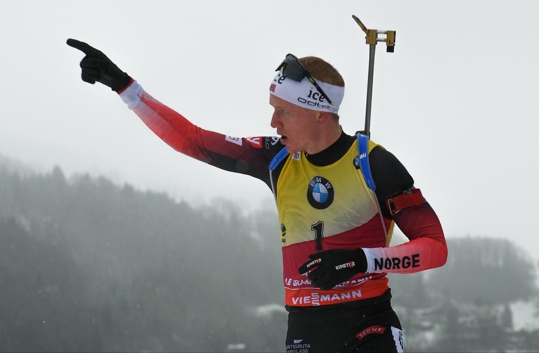 Biatlonista Johannes Bö z Norska ovládl závod s hromadným startem ve francouzském Le Grand-Bornand