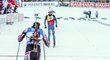 Martin Fourcade dojíždí do cíle za Julianem Eberhardem