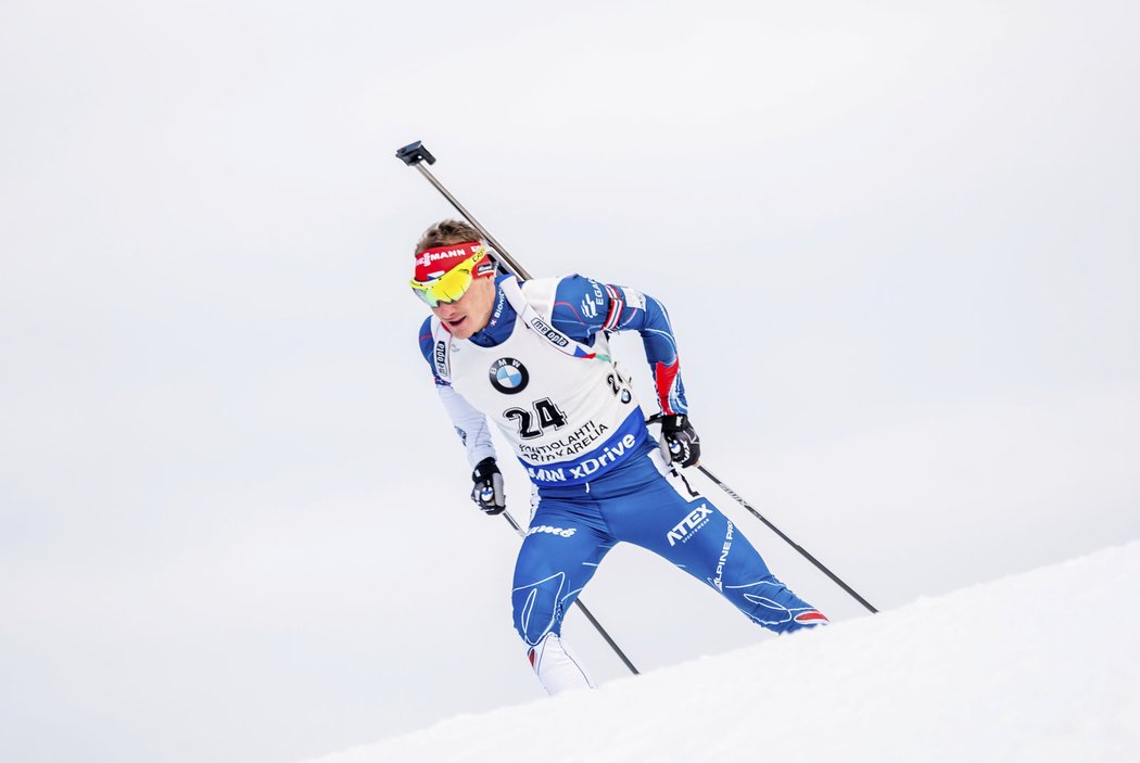 Ondřej Moravec na trati sprintu SP v Kontiolahti, kde skončil druhý.