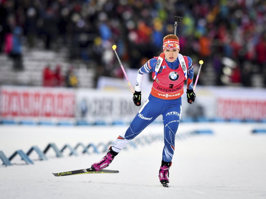 Gabriela Koukalová si právě dojíždí pro vítězství