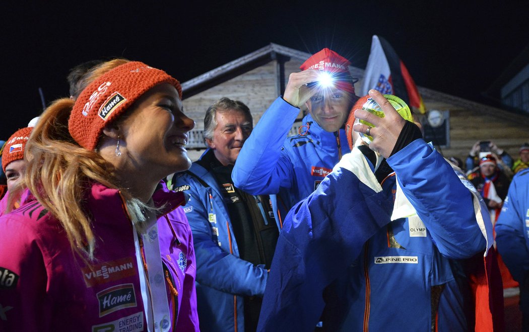 Gabriela Koukalová na medailovém ceremoniálu po vytrvalostním závodě na MS v Hochfilzenu