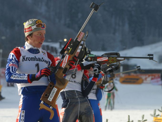 Biatlonový svět smutní. Zemřela olympijská vítězka z Nagana (†53), po boji podlehla rakovině Biatlonový svět smutní. Zemřela olympijská vítězka z Nagana (†53), po boji podlehla rakovině