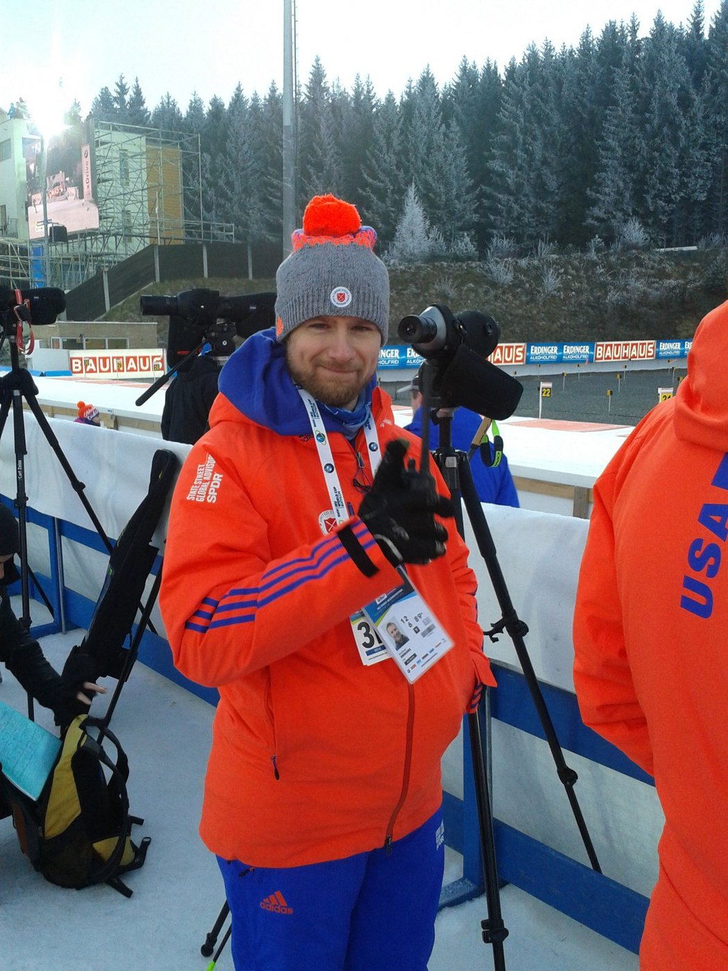 Matt Emmons pomáhá americkým biatlonistům se střelbou