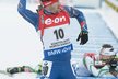 Michal Šlesingr se chystá na střelbu ve sprintu na mistrovství světa v Kontiolahti