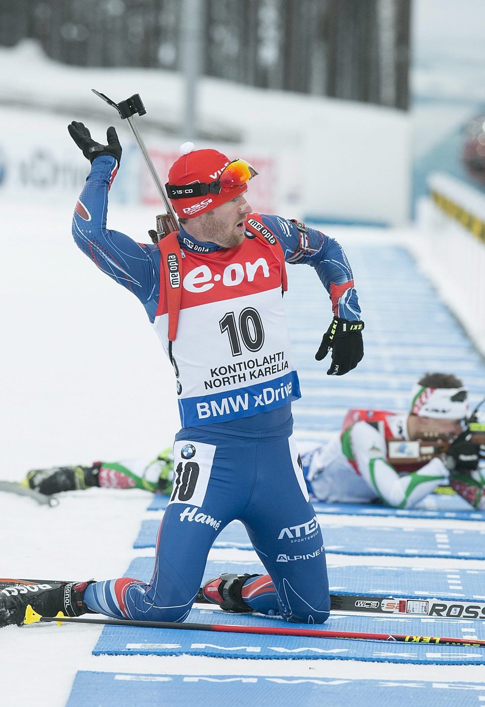 Michal Šlesingr se chystá na střelbu ve sprintu na mistrovství světa v Kontiolahti