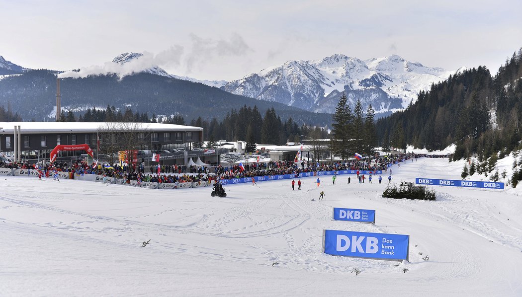 Celkový pohled na biatlonový areál v Hochfilzenu, kde probíhalo mistrovství světa 2017