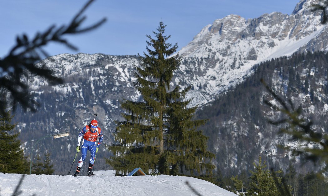 Michal Krčmář bojuje na trati v krásném prostředí rakouského Hochfilzenu