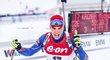 Vyčerpaný český biatlonista Michal Krčmář v cíli vytrvalostního závodu na MS
