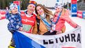 Ondřej Moravec s manželkou Veronikou a oběma dětmi, jeho překvapením v cíli posledního závodu kariéry