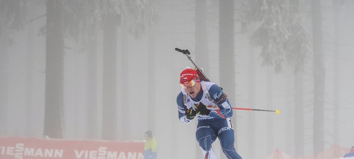 Ondřej Hošek během mužšké štafety v německém Oberhofu