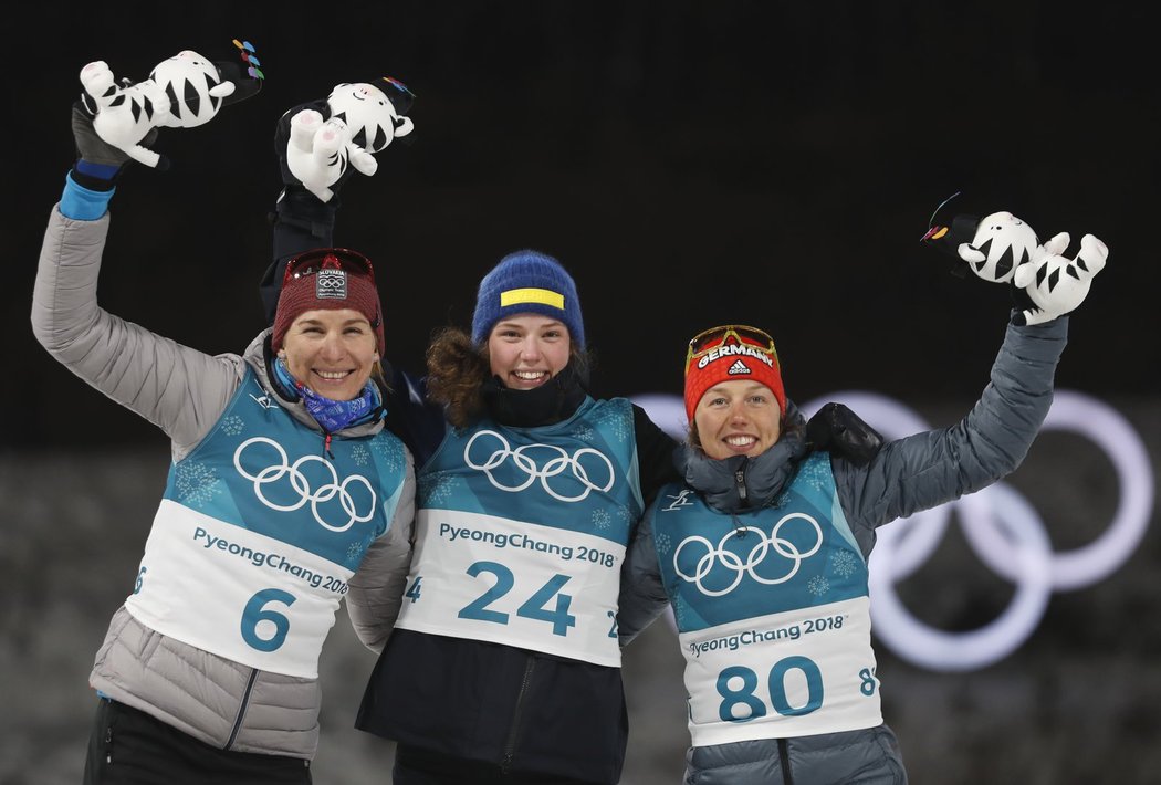 Vítězka sprintu i stíhačky Laura Dahlmeierová z Německa byla tentokrát s jednou trestnou minutou třetí.