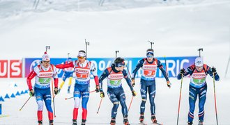 Biatlon ONLINE: Mareček zabojoval a předal sedmý, finišuje Václavík