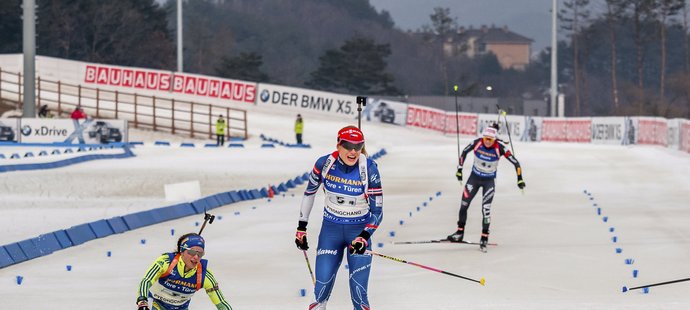 Gabriela Koukalová se po finiši ve štafetě bála, že opět skončila čtvrtá. Byl z toho ale bronz.