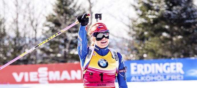 Zase první! Gabriela Soukalová se raduje z vítězství ve stíhačce v Presque Isle