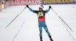 Martin Fourcade se raduje ze svého vítězství ve sprintu SP v Ruhpoldingu