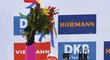 Gabriela Koukalová se raduje ze stříbrné medaile ve sprintu SP v Ruhpoldingu