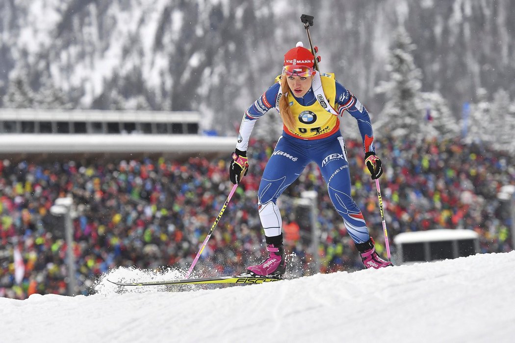 Gabriela Koukalová na trati sprintu SP v Ruhpoldingu, kde si dojela pro druhé místo