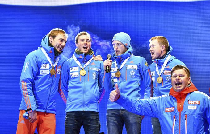 Trapas na MS! Rusům zahráli starou hymnu, šampioni ji pak zpívali sami Trapas na MS! Rusům zahráli starou hymnu, šampioni ji pak zpívali sami