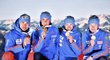 Ruským biatlonistům zahráli při předání medailí starou hymnu, tak si zazpívali sami