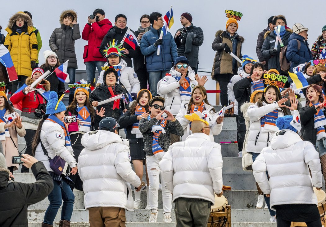 Fanoušci na Světovém poháru v Jižní Koreji
