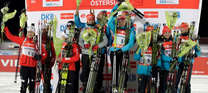Česká smíšená biatlonová štafeta zaskočila soupeře na úvod sezony skvělým výkonem