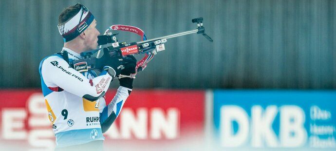 Jakub Štvrtecký na střelnici v Le Grand Bornand