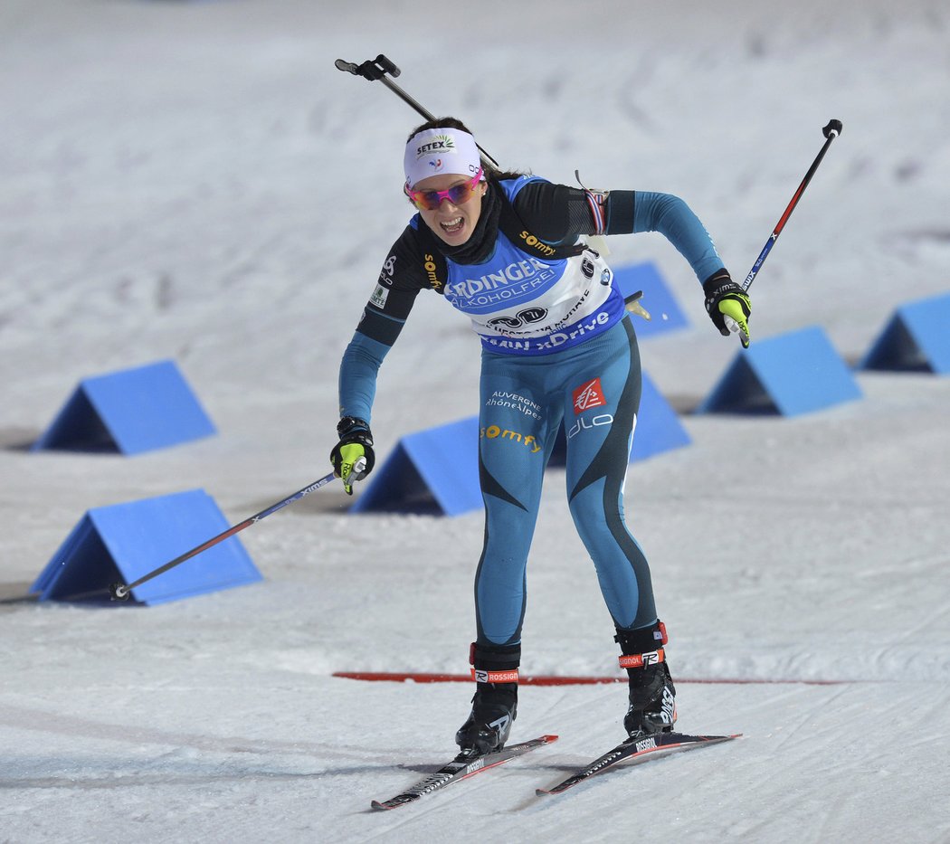 Francouzka Anais Chevalierová si v Novém Městě poprvé vyjela stupně vítězů, ve sprintu urvala stříbro