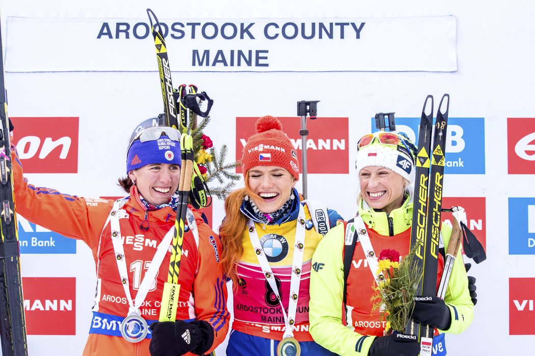 Za českou biatlonistkou dojely druhá Američanka Dunkleeová a na třetí pozici Polka Guziková