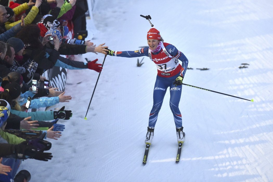 Veronika Vítková se zdraví s diváky