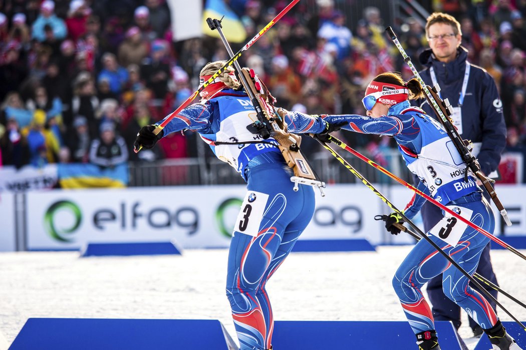 Předávka českých biatlonistek, na trať se vydává Veronika Vítková