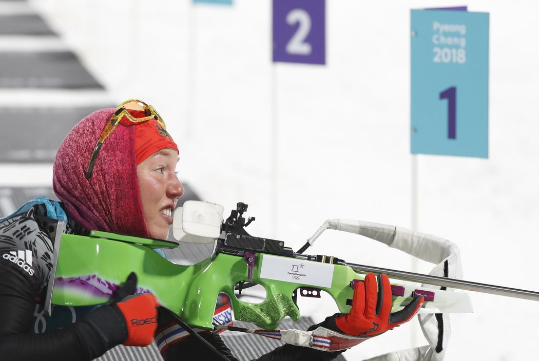 Laura Dahlmeierová při olympijské stíhačce na 10 km