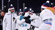 Michal Krčmář v objetí se svými parťáky z české biatlonové reprezentace