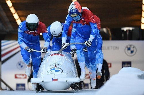 Olympisjké kruhy v Pekingu budou doprovázet přísná bezpečnostní opatření. Tamní by v případě nehody raději neměli ani pomáhat.