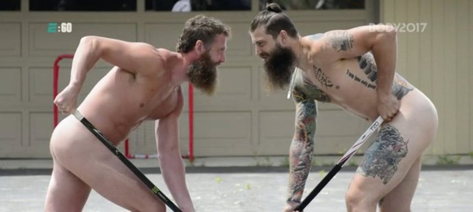 Hokejisté Joe Thornton a Brent Burns ukázali nahá těla.