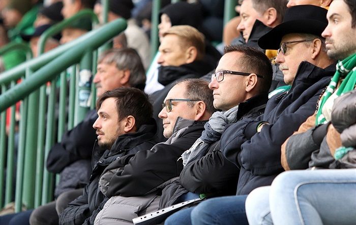 Vedení Bohemians na tribuně v Ďolíčku