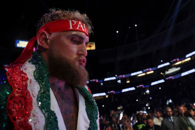 Další skalp bývalého šampiona. Youtuber Paul po Tysonovi porazil i Mexičana Další skalp bývalého šampiona. Youtuber Paul po Tysonovi porazil i Mexičana