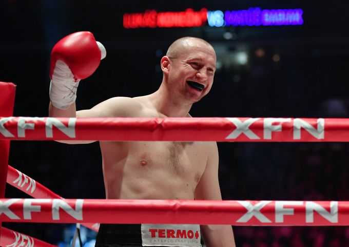Kotlár a podobná svoloč degraduje MMA, říká promotér Rajmont. Co návrat boxera Konečného? Kotlár a podobná svoloč degraduje MMA, říká promotér Rajmont. Co návrat boxera Konečného?
