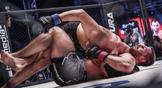 Drsné bitvy v MMA kleci: podceněný comeback i vyzyvatel pro Vémolu