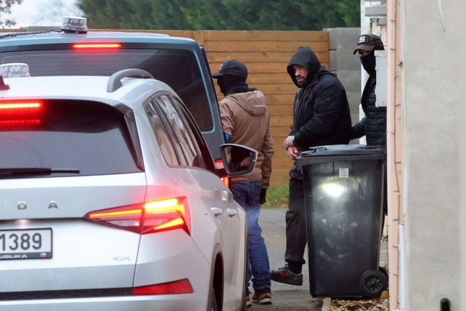 Vémola půjde do vazby! Jeho advokát podal stížnost: Má bolesti. Fakt hrozí kolaps Vémola půjde do vazby! Jeho advokát podal stížnost: Má bolesti. Fakt hrozí kolaps