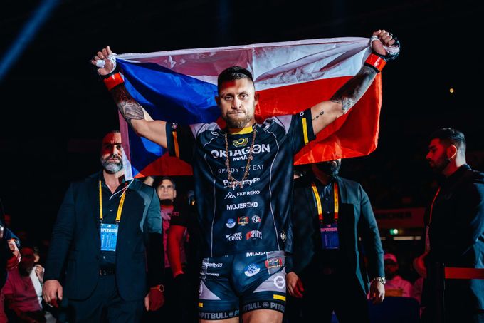 Trénovali spolu v garáži, teď budou bojovat v Oktagonu. Ligockiho čeká kariérní zkouška Trénovali spolu v garáži, teď budou bojovat v Oktagonu. Ligockiho čeká kariérní zkouška