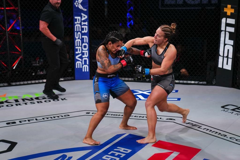 Martina Jindrová porazila v PFL veteránku UFC Vanessu Melovou