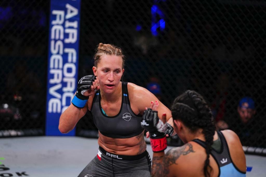 Martina Jindrová porazila v PFL veteránku UFC Vanessu Melovou