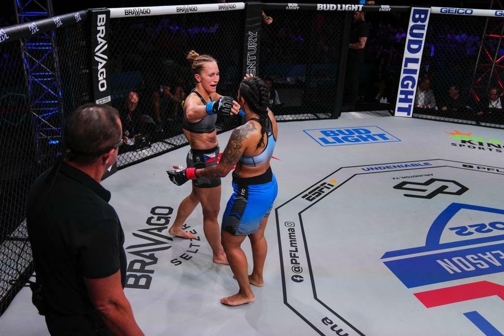 Martina Jindrová porazila v PFL veteránku UFC Vanessu Melovou