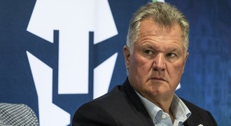 Šéf hokejové Boleslavi: Musíme sehnat miliardáře. Mzdy hráčů? Brečení nepomůže Šéf hokejové Boleslavi: Musíme sehnat miliardáře. Mzdy hráčů? Brečení nepomůže