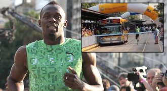 VIDEO: Kdo zastaví Bolta? V Argentině předběhl i autobus
