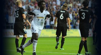 Bojte se, Bony má nohy jak kmeny stromů! Swansea straší obránce United