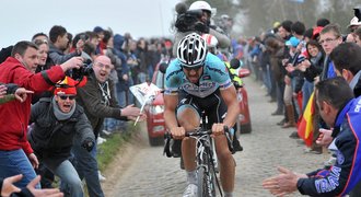 Cyklista Tom Boonen je králem letošních klasik, ovládl i Paříž-Roubaix